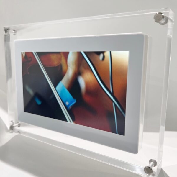 7" Clear Acrylic Cable Loaded Digital Video/Photo Frame - Image 5